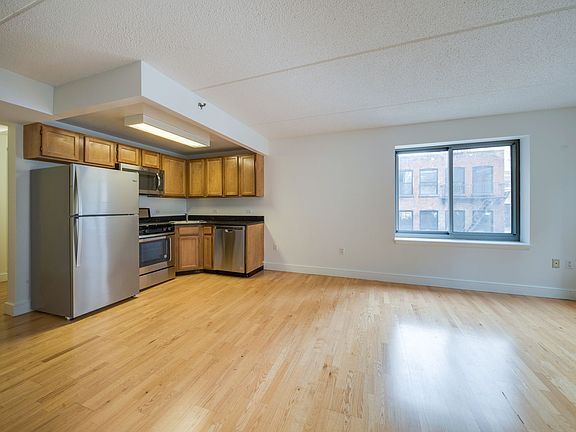 3rd image of 63 Schermerhorn St APT 2D