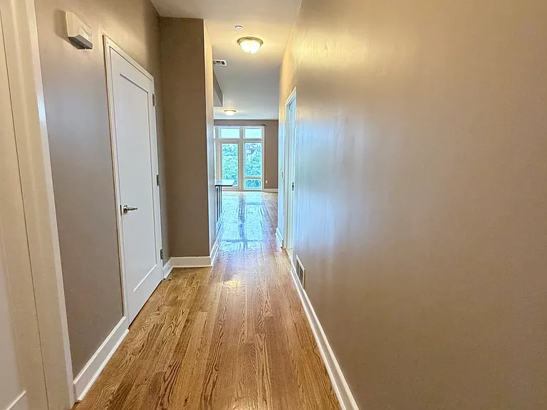 90 Bay Street Lndg #7H — Photo 7