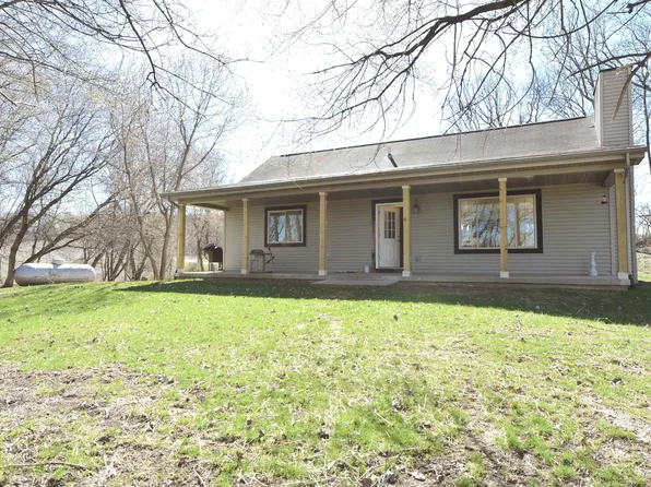 2100 Nora Rd, Cottage Grove, WI 53527
