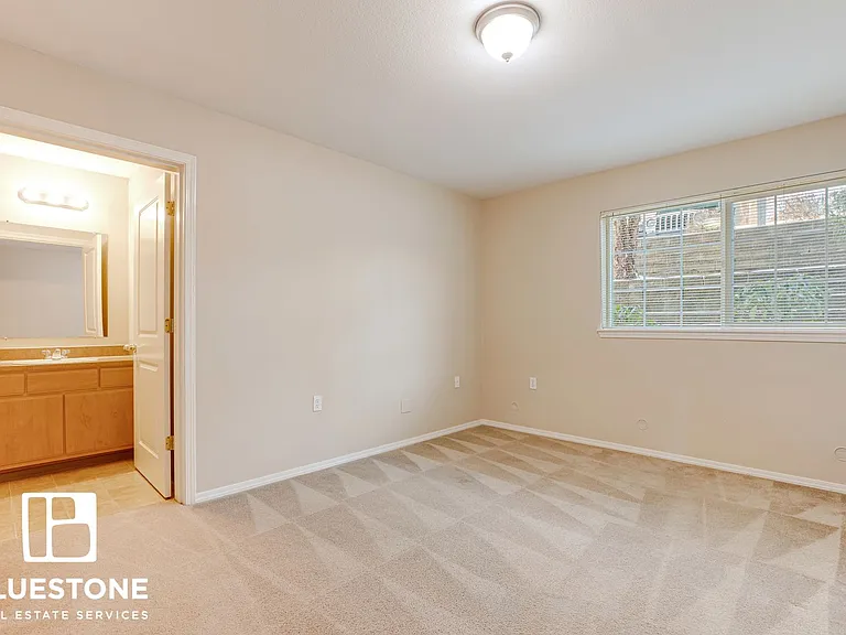 Hawk's Point Apartments — Photo 81