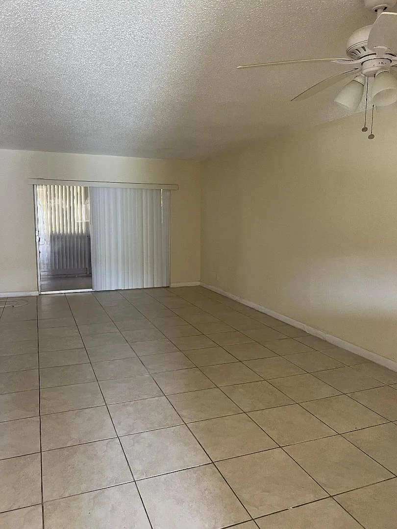 2 bed, 2.0 bath, 960 sqft, $1,750 — Photo 2