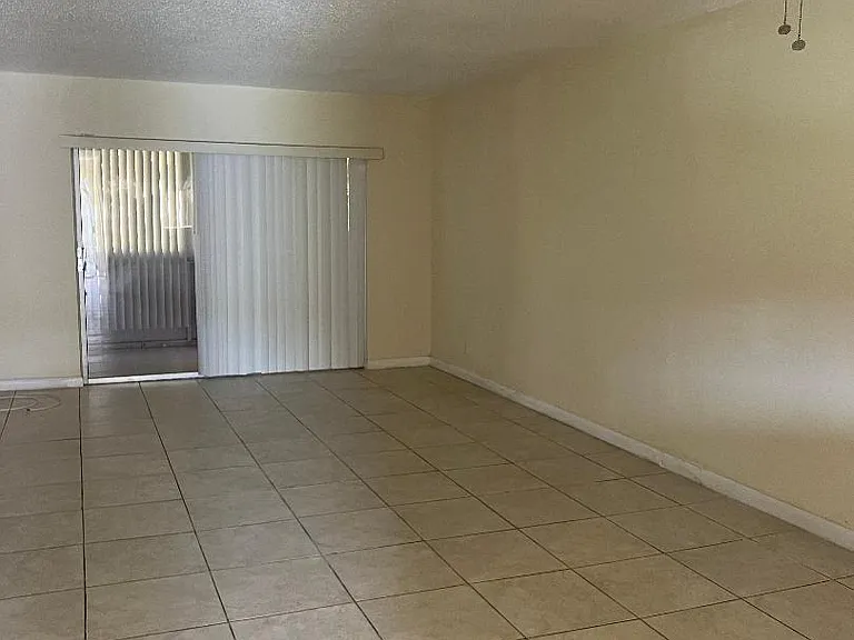 603 S State Road 7 #1C — Photo 2