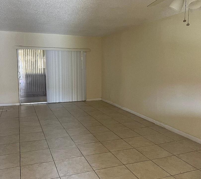 2nd image of 603 S State Road 7 #1c