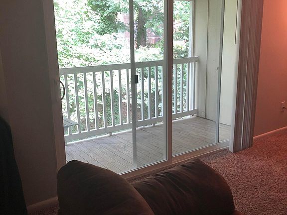5th image of 551 Waterfront Cv APT 201