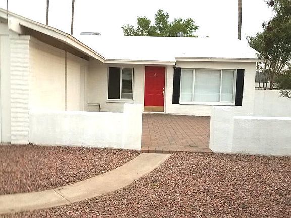 2nd image of 2621 E Sweetwater Ave