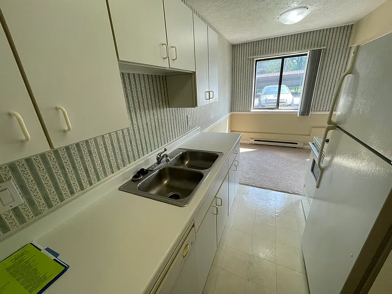 2421 Kerry St #9 — Photo 5