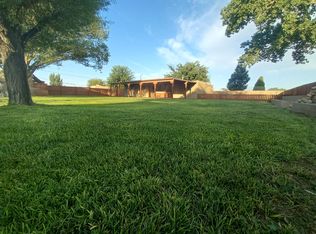 5700 Cletsoway Dr SW, Albuquerque, NM 87105
