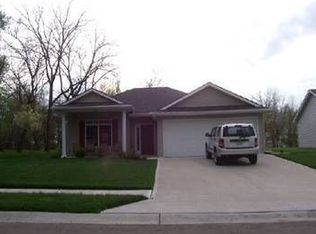 901 Howenstein St, Cameron, MO 64429