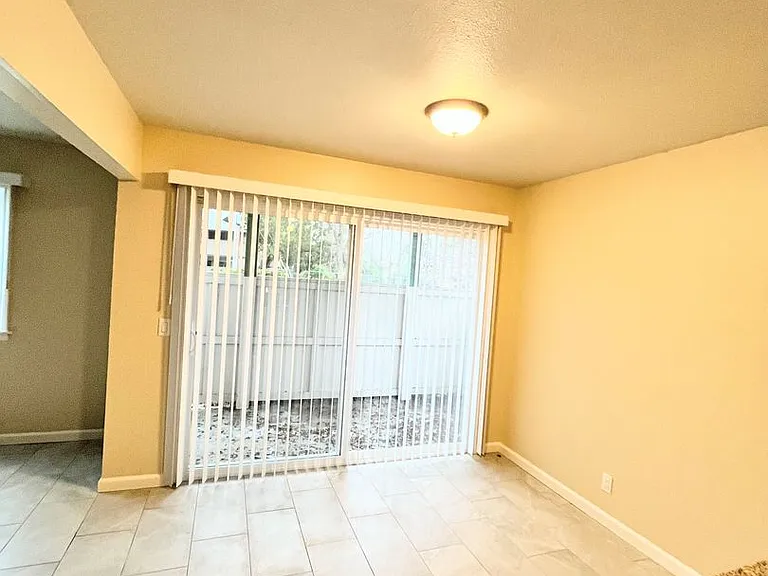 0750 - 50 Cameo Dr — Photo 8