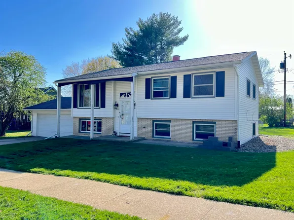 715 Connie Rd, Baraboo, WI 53913