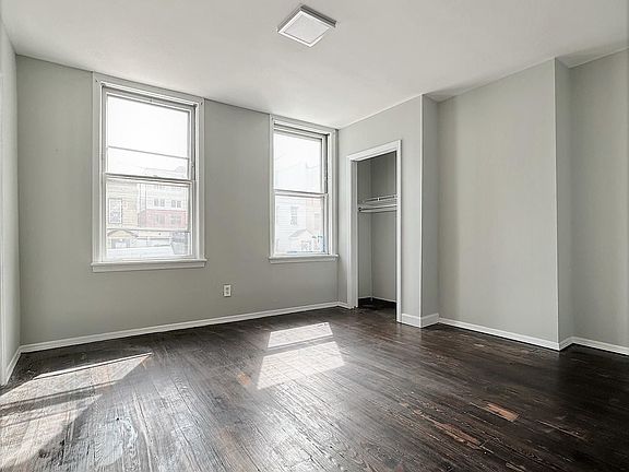 4th image of 22 Marion Pl #1
