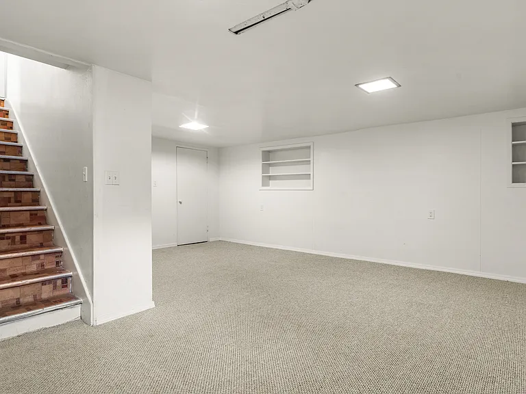 644 Avenue F — Photo 29