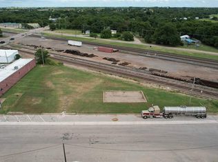 201 6th St, Perry, OK 73077