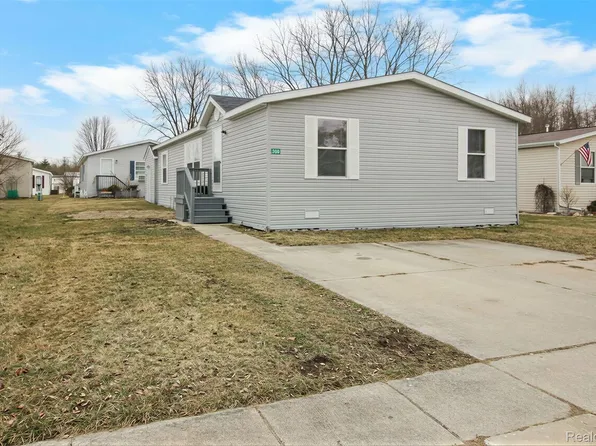 328 White Oak Ln, Whittaker, MI 48190