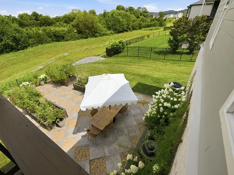 7628 Delancey Dr — Photo 39