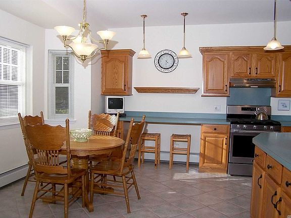 3rd image of 18 Glen Hollow Dr APT F3