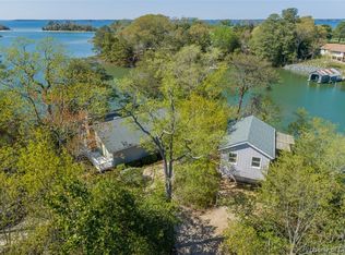 484 Mechams Cove Rd, Topping, VA 23169