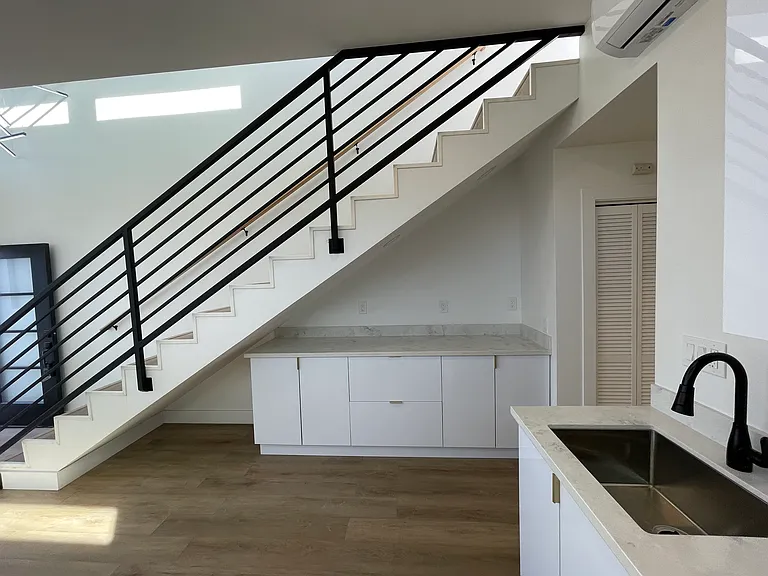 3231 Myrtle Ave — Photo 7