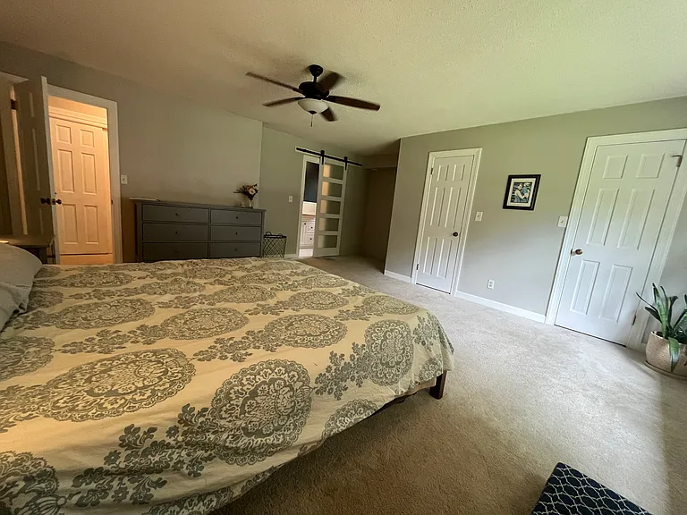 805 Winthrope Dr — Photo 10
