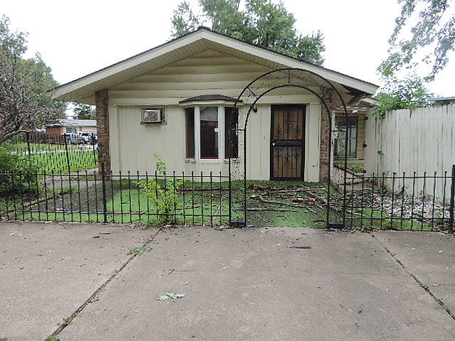 1st image of 2510 S 125th Ave E