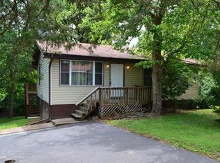 9 Ridge Rd, Fenton, MO 63026