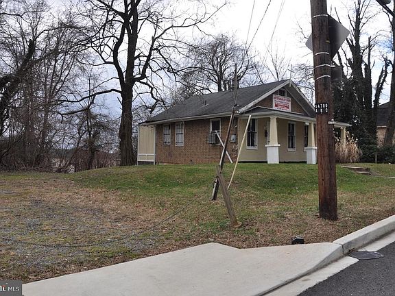 4th image of 1619 Frankford St SE
