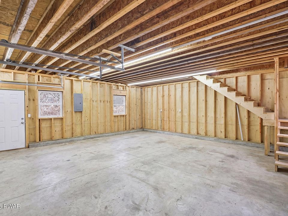 47th image of 992 Winterdale Rd