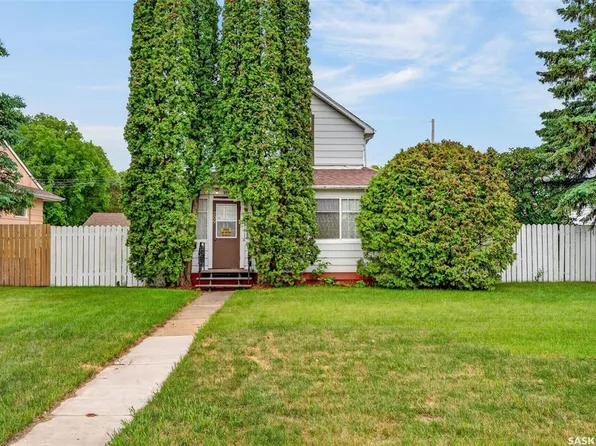 209 12th STREET E, Prince Albert, SK S6V 1B9