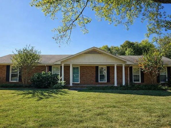 2988 Parkwood Dr, Murfreesboro, TN 37128
