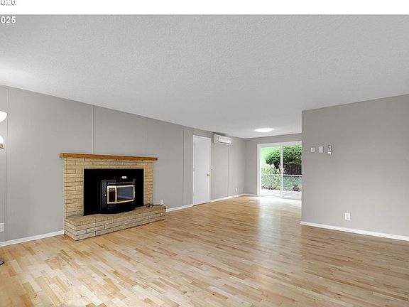 4th image of 29652 Lusk Rd