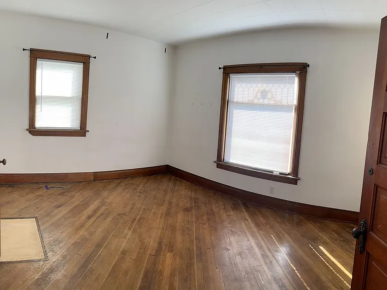 303 E Short St #1-2 — Photo 10