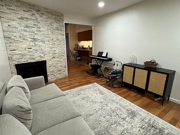 2nd image of 5716 Manzanita Ave #5718