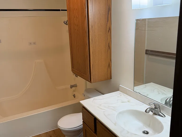 701 W Maple Ave #6 — Photo 2