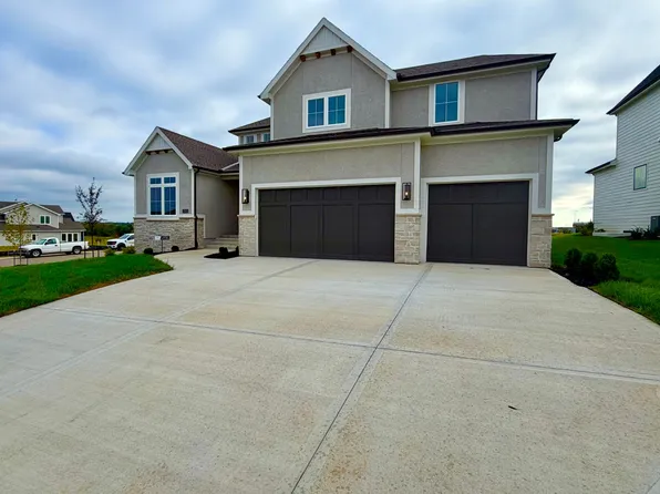 17621 Carter St, Overland Park, KS 66221