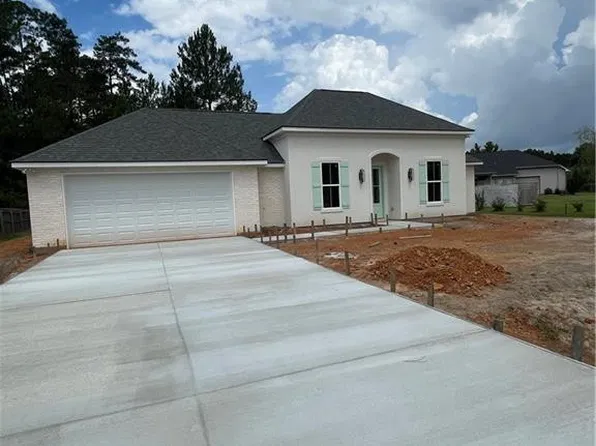 681 Autumn Wind Ln, Mandeville, LA 70471