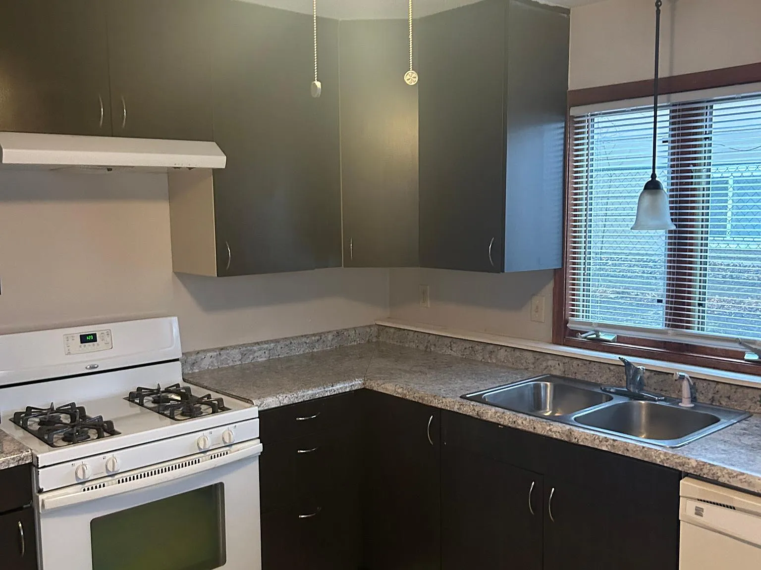 6335 Pierce St NE — Photo 3