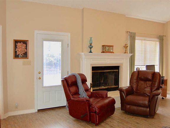 3rd image of 10639 Macgregor Dr