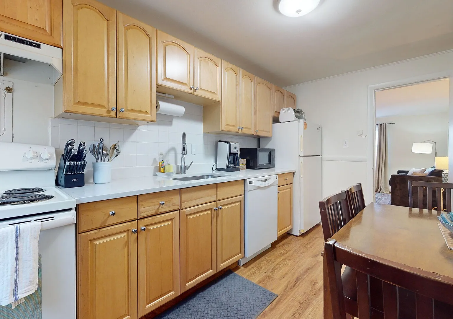 CHE995 Spacious, Top-Floor 1-Bed - Longwood Medical, Boston — Photo 3