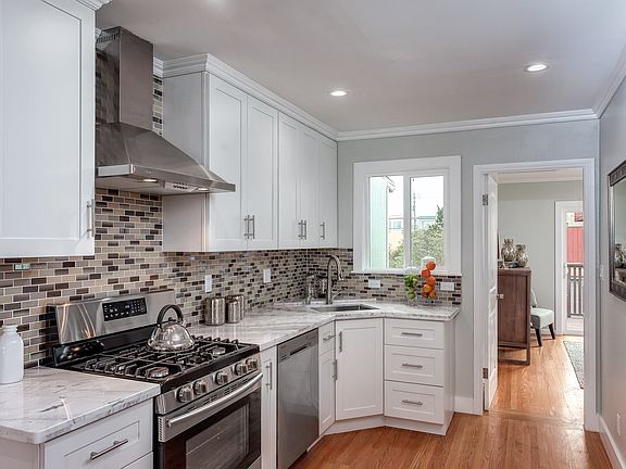 5th image of 27 Cutler Ave