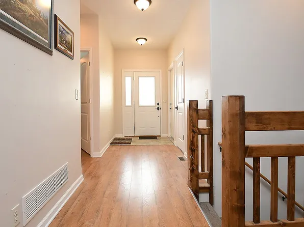1030 Prairie Hill Cir, Louisville, NE 68037