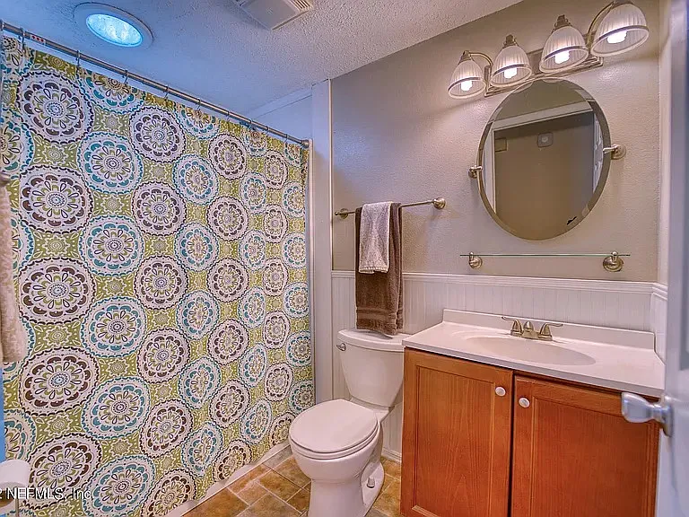 3048 Mangrove Ave — Photo 5