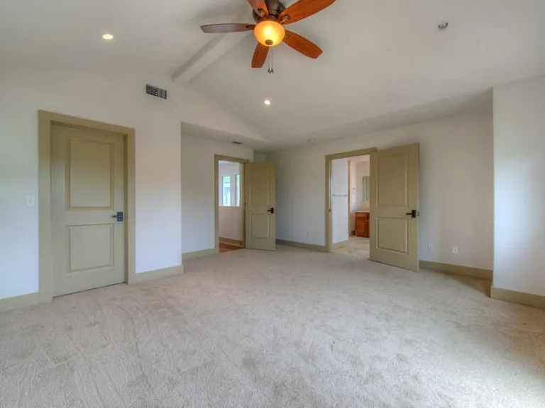 605 Peacock Ln #C — Photo 6