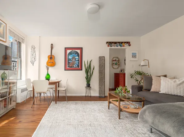 300 East 119th Street image 3 of 13