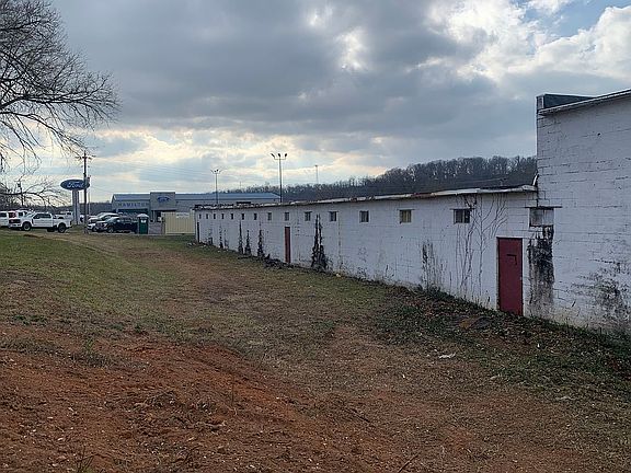 2nd image of 504 Airport Rd