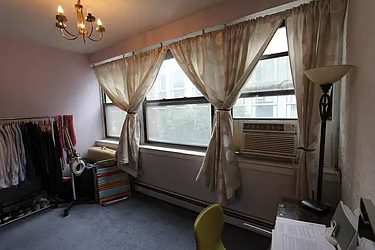 Rented by Robyn Lee, LREB