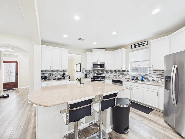 9426 Russeff Field Ln — Photo 7