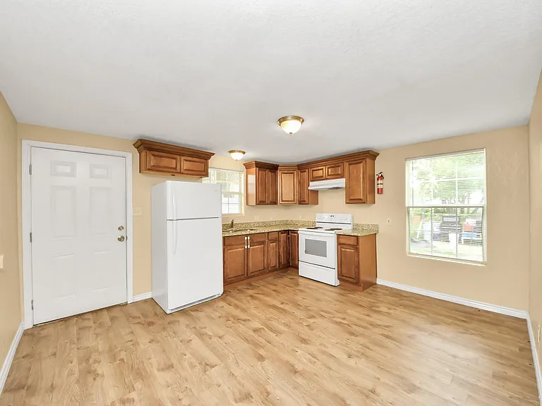 706 Harris Ave #3 — Photo 4