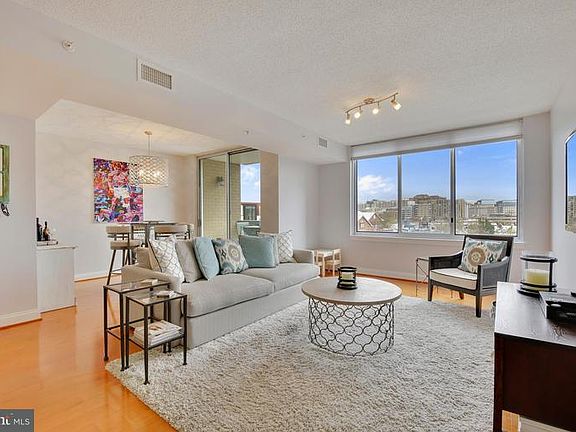 4th image of 1020 N Highland St Unit 525