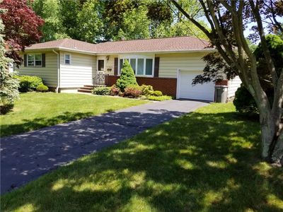 121 Stonehenge Ter, Clark, NJ, 07066