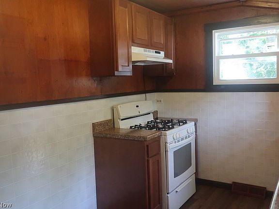 5th image of 36221 N Riverview Dr
